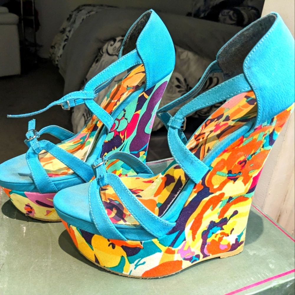 Fun Wedge heels